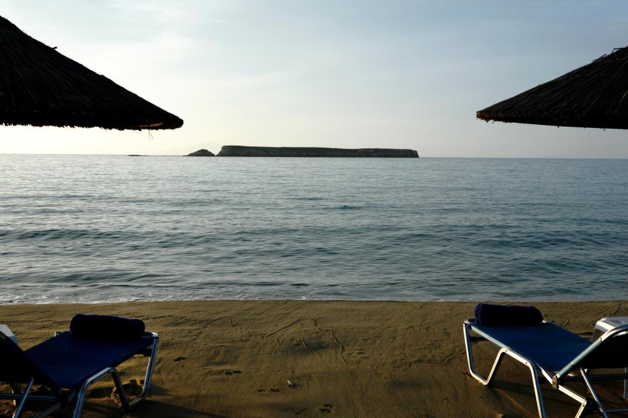 Saint George Hotel Chrisi Akti  Rum bild